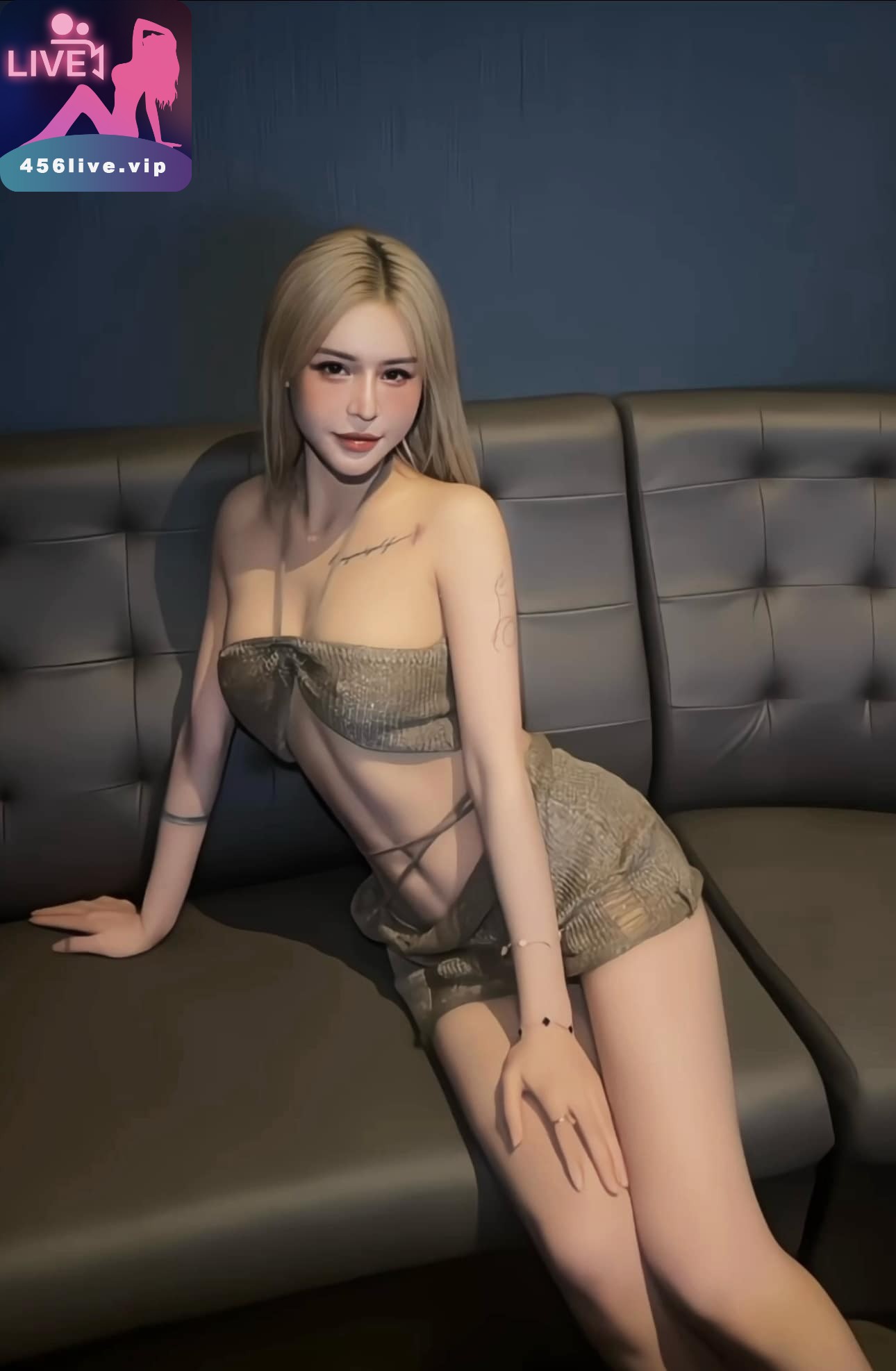 Nguyễn Hà Linh 8 Bóng Hồng Nguyễn Hà Linh Tạo Dáng Cực Sang Chảnh Đầy Khiêu Gợi 8