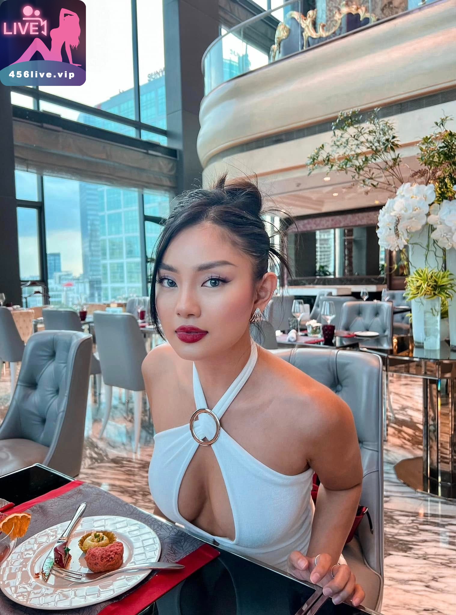 Đinh Thị Phương Thảo 3 Đinh Thị Phương Thảo Để Lộ Vòng Một Căng Tràn Đầy Quyến Rũ 3