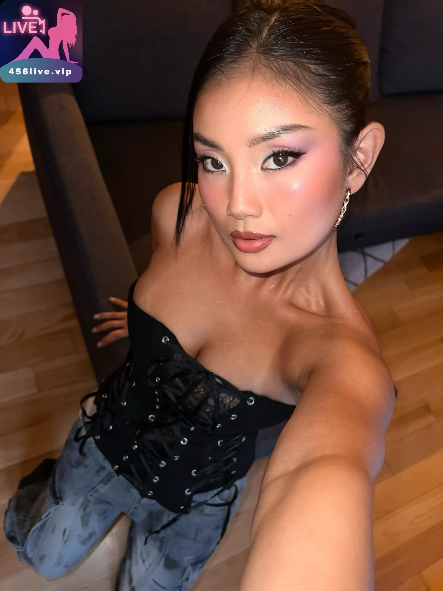 Đinh Thị Phương Thảo 7 Đinh Thị Phương Thảo Để Lộ Vòng Một Căng Tràn Đầy Quyến Rũ 7